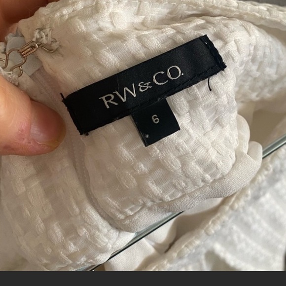 RW & Co. Pleated Circle Mini Skirt, White Woven Knit, Size 6, EUC - Picture 5 of 6